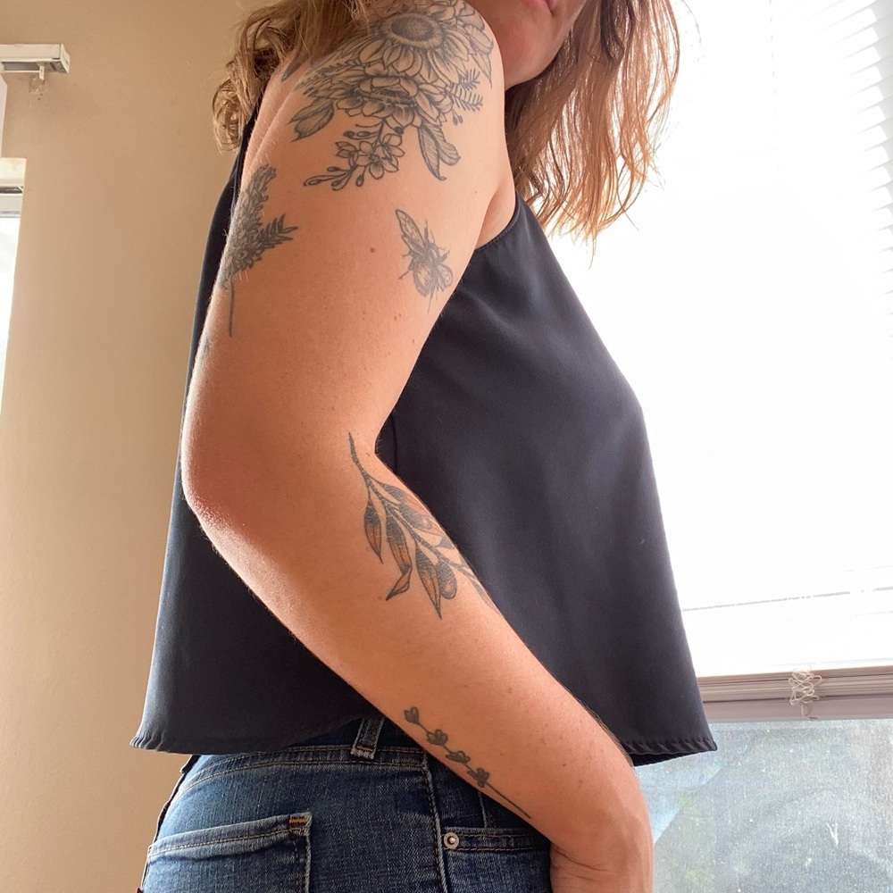 Dark gray crop tank top